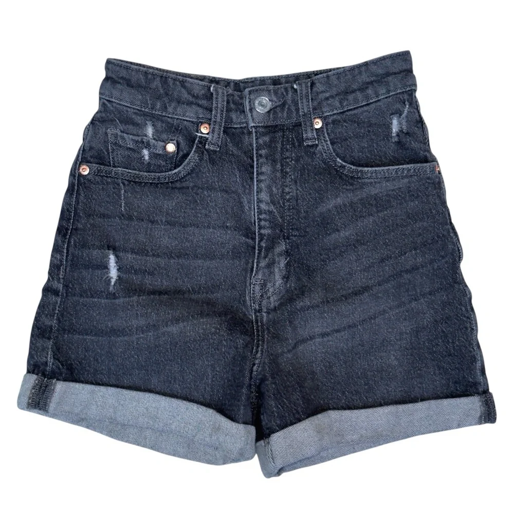 H&M Ultra High Waist Mom Shorts Sz 2 Distressed Black Denim Rolled Cuffs Cotton - Picture 1 of 6